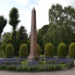 Grave på Garnisons kirkegård og mindesten, Monument for begge krige