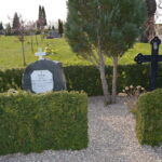 Grave og minder i Kirke Hørup